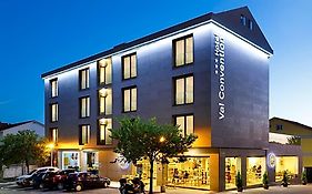 Hotel Val Convention